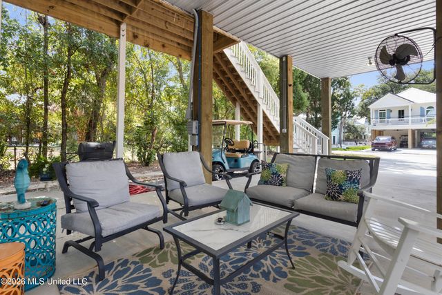 231 Leonhard Avenue, Bay Saint Louis, MS 39520