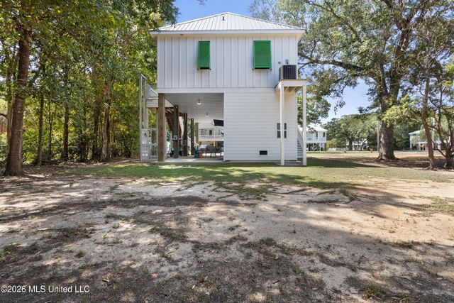 231 Leonhard Avenue, Bay Saint Louis, MS 39520