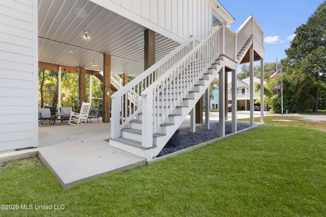 231 Leonhard Avenue, Bay Saint Louis, MS 39520