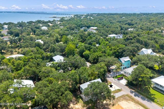 231 Leonhard Avenue, Bay Saint Louis, MS 39520