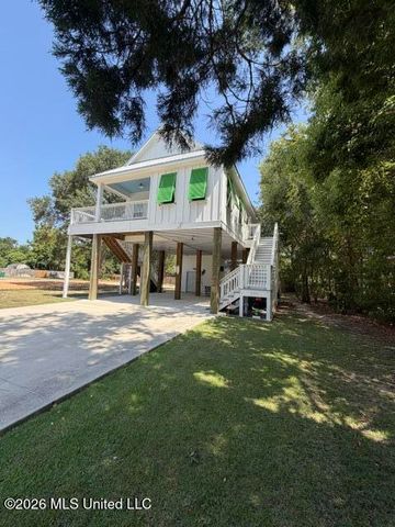 231 Leonhard Avenue, Bay Saint Louis, MS 39520