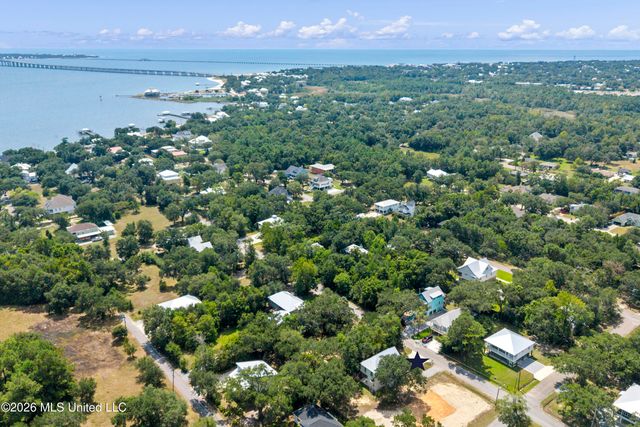 231 Leonhard Avenue, Bay Saint Louis, MS 39520