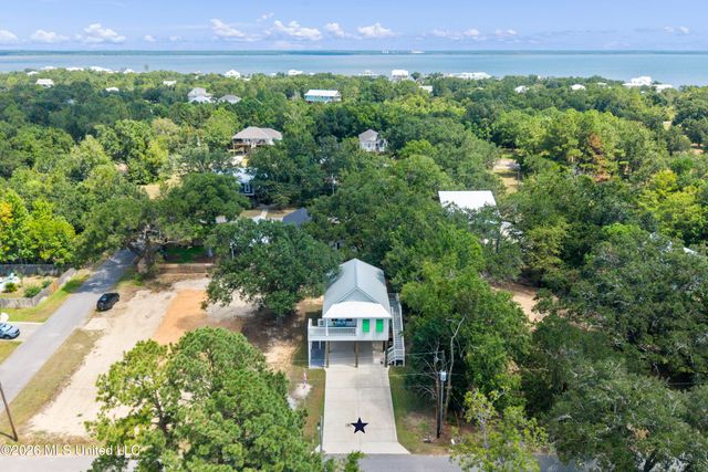 231 Leonhard Avenue, Bay Saint Louis, MS 39520
