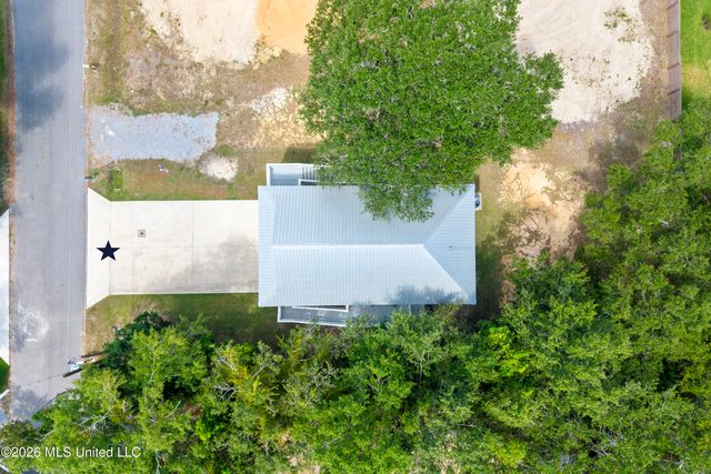 231 Leonhard Avenue, Bay Saint Louis, MS 39520