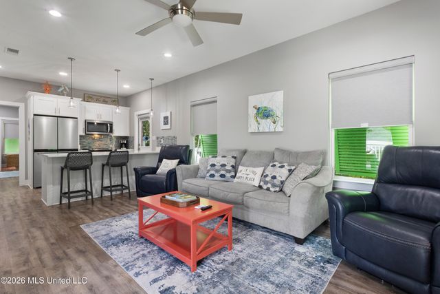 231 Leonhard Avenue, Bay Saint Louis, MS 39520