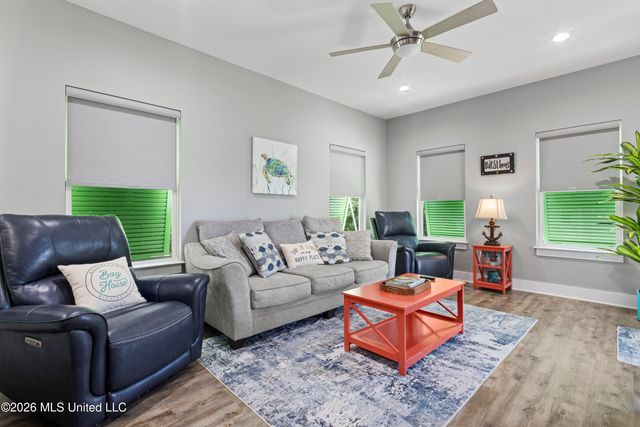 231 Leonhard Avenue, Bay Saint Louis, MS 39520