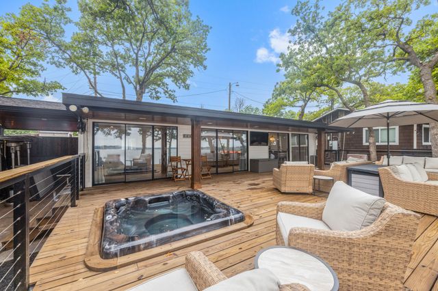 304 W Lake Drive, Weatherford, TX 76087