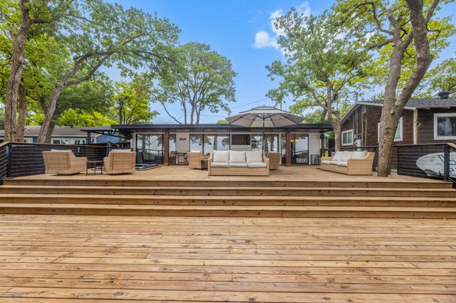 304 W Lake Drive, Weatherford, TX 76087