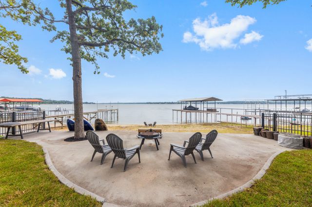 304 W Lake Drive, Weatherford, TX 76087