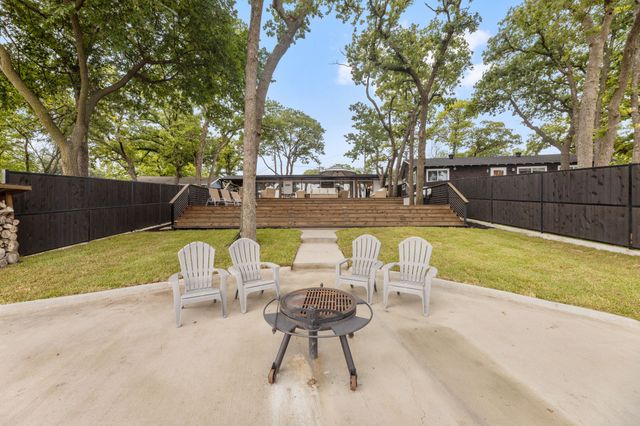 304 W Lake Drive, Weatherford, TX 76087