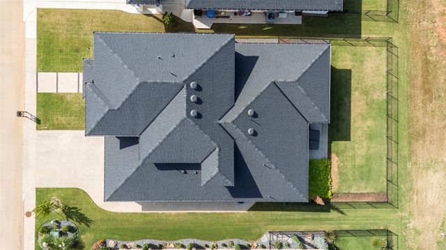 2109 Wiregrass Drive, Edmond, OK 73025