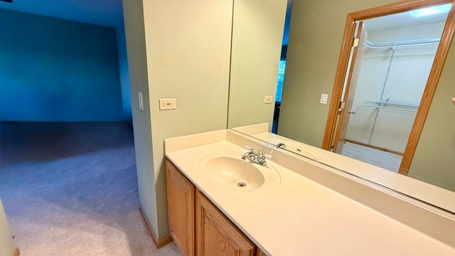 2075 Longwood Court, Romeoville, IL 60446