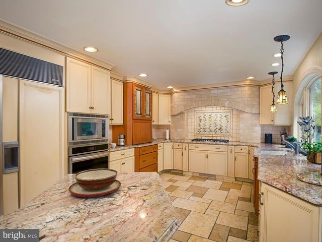 543 FOXGLOVE LN, Wynnewood, PA 19096