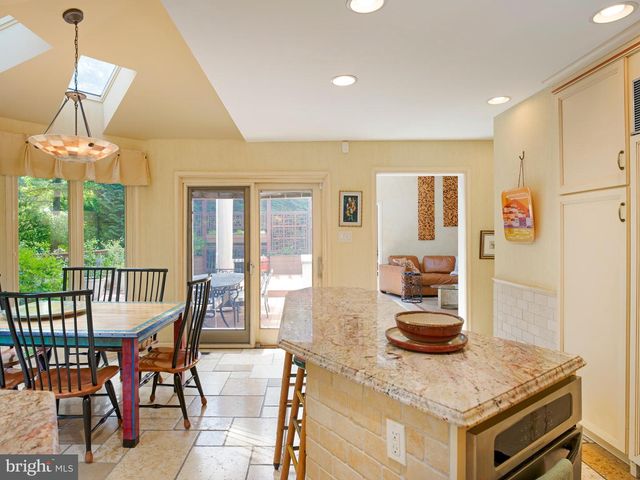 543 FOXGLOVE LN, Wynnewood, PA 19096