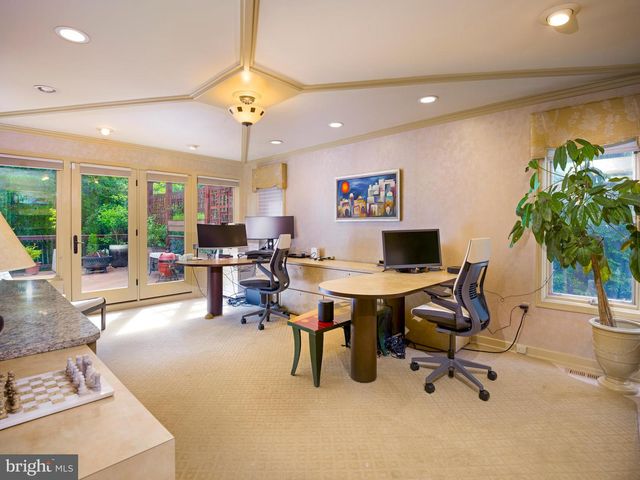 543 FOXGLOVE LN, Wynnewood, PA 19096