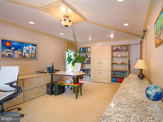 543 FOXGLOVE LN, Wynnewood, PA 19096