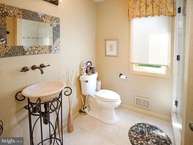 543 FOXGLOVE LN, Wynnewood, PA 19096