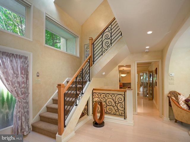 543 FOXGLOVE LN, Wynnewood, PA 19096