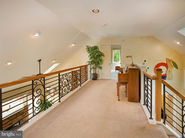 543 FOXGLOVE LN, Wynnewood, PA 19096