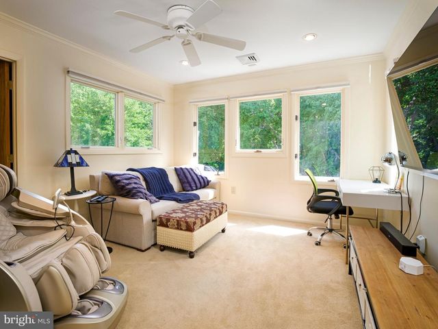543 FOXGLOVE LN, Wynnewood, PA 19096