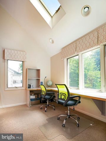 543 FOXGLOVE LN, Wynnewood, PA 19096
