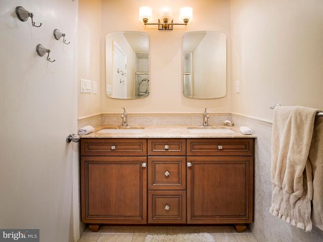 543 FOXGLOVE LN, Wynnewood, PA 19096