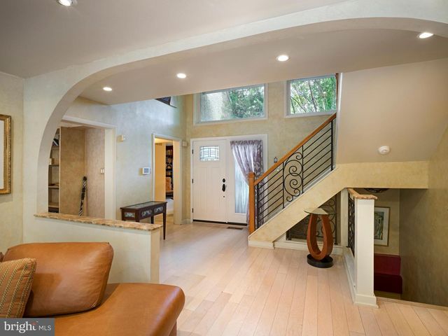 543 FOXGLOVE LN, Wynnewood, PA 19096