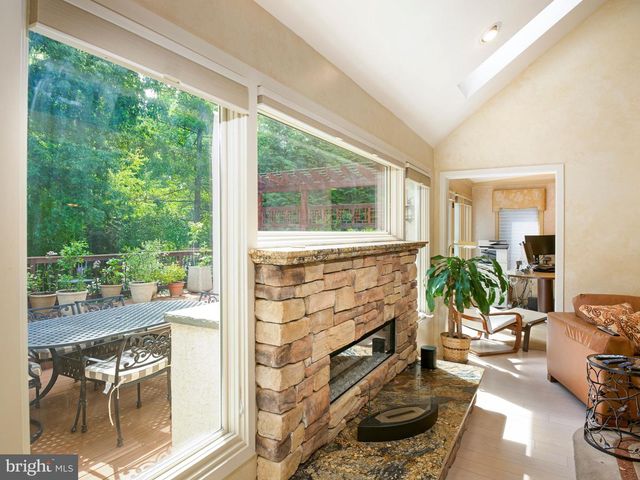 543 FOXGLOVE LN, Wynnewood, PA 19096