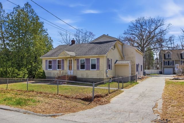 2 Canobieola Road, Methuen, MA 01844
