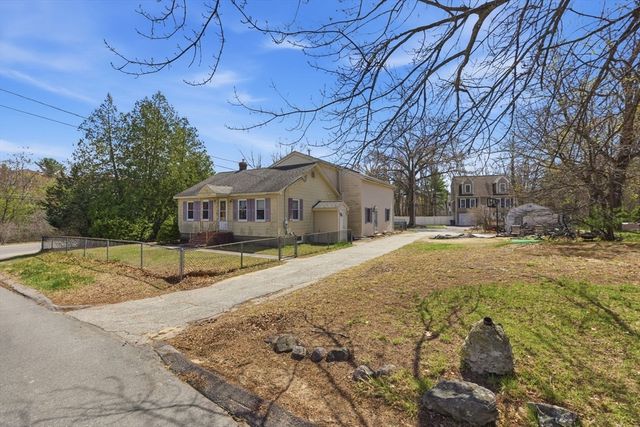 2 Canobieola Road, Methuen, MA 01844