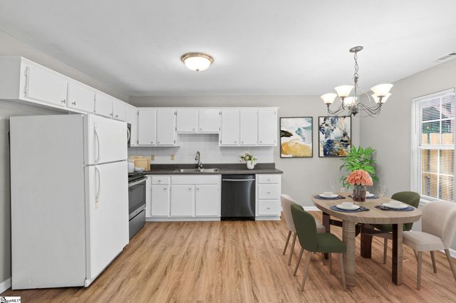 100 Mosspoint Drive, Greenville, SC 29617