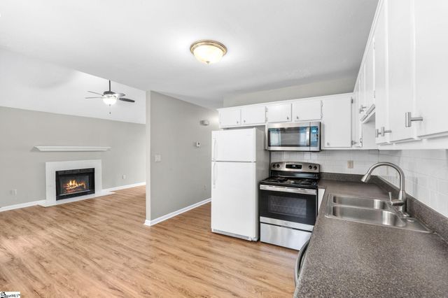 100 Mosspoint Drive, Greenville, SC 29617