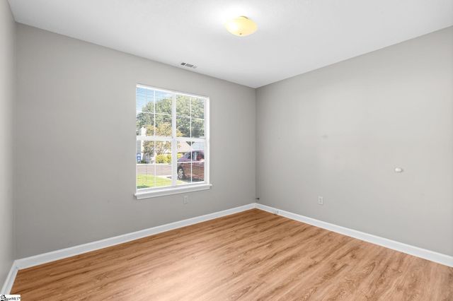 100 Mosspoint Drive, Greenville, SC 29617