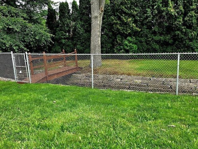 64 Woolley Ave, Somerset, MA 02726
