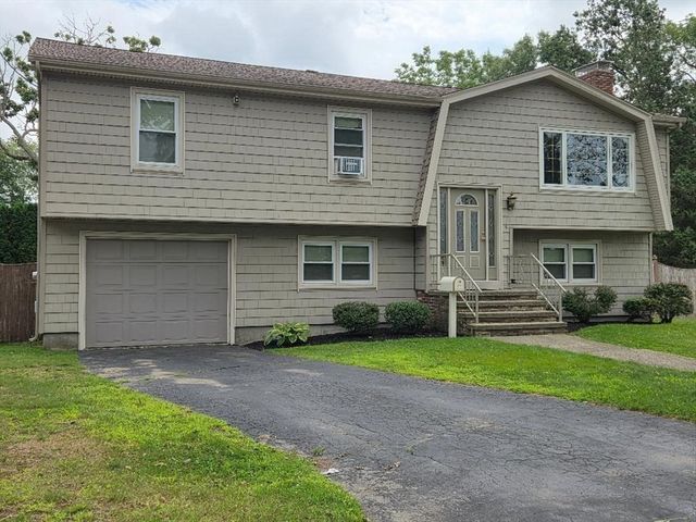 64 Woolley Ave, Somerset, MA 02726
