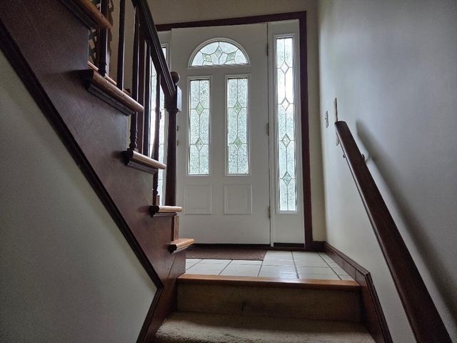 64 Woolley Ave, Somerset, MA 02726