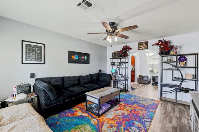 4930 E Pine, Wichita, KS 67208