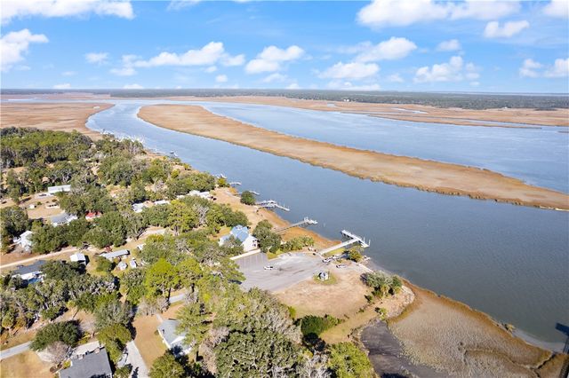 188 Village Drive, Midway, GA 31320