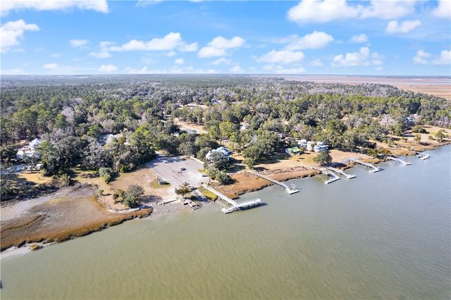 188 Village Drive, Midway, GA 31320