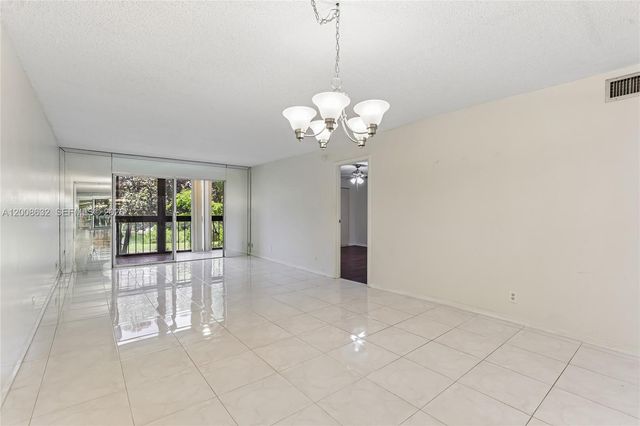 5900 NW 44th Street 312, Lauderhill, FL 33319