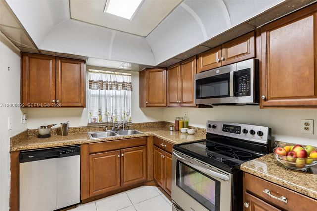 5900 NW 44th Street 312, Lauderhill, FL 33319