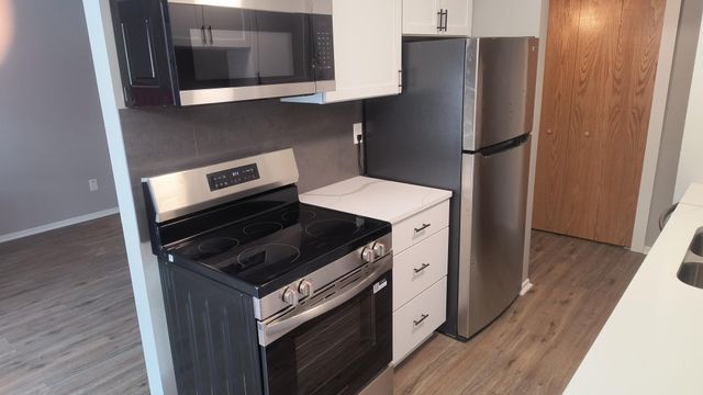 4630 Cedar Lake Road S 2, Saint Louis Park, MN 55416