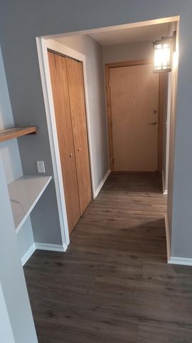 4630 Cedar Lake Road S 2, Saint Louis Park, MN 55416