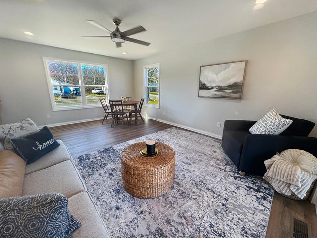 3684 White Oak Road, Junction City, KY 40440