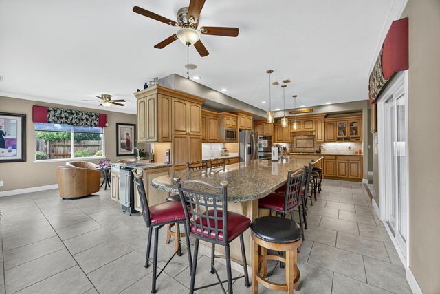 2712 Ashland Ct, Rocklin, CA 95765