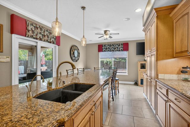 2712 Ashland Ct, Rocklin, CA 95765