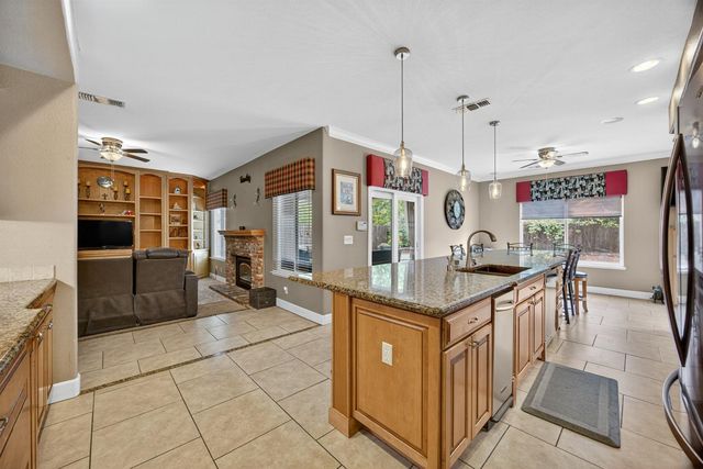 2712 Ashland Ct, Rocklin, CA 95765
