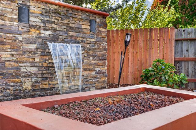 2712 Ashland Ct, Rocklin, CA 95765