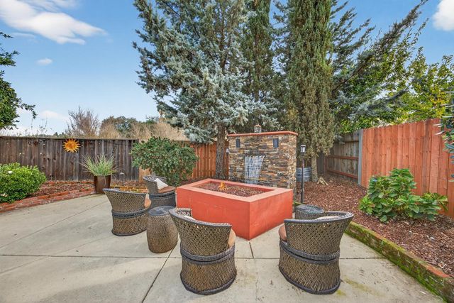 2712 Ashland Ct, Rocklin, CA 95765