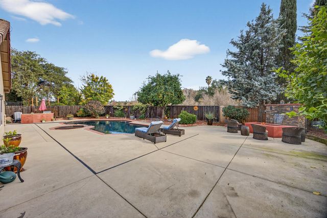 2712 Ashland Ct, Rocklin, CA 95765